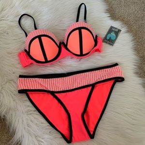 Two piece bikini set